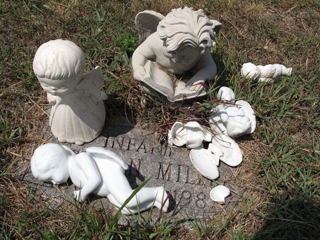 Infant grave_WEB